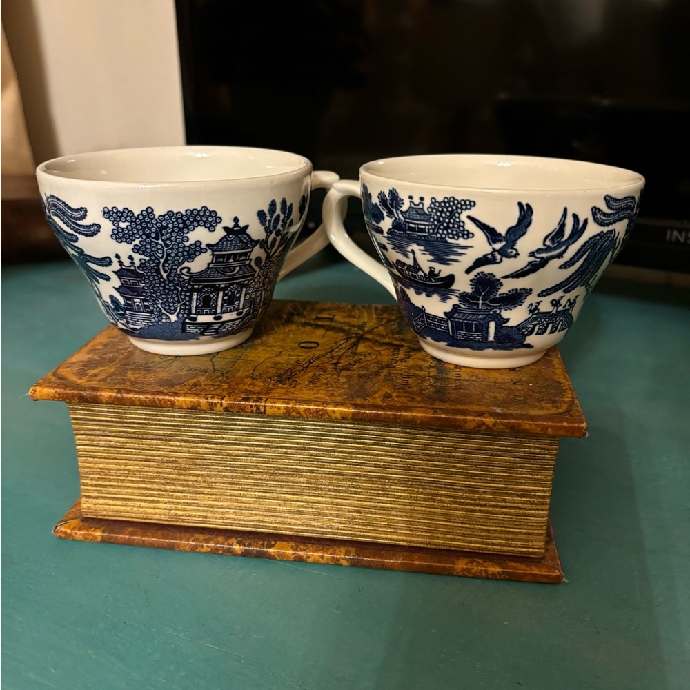 Tea cups - Picture 6 of 8